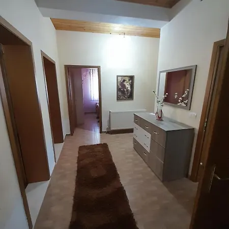 George's Gjirokastër