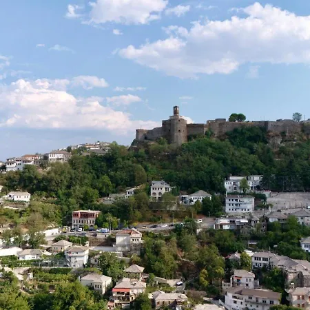Casa de Férias Georgina Ap Gjirokaster *