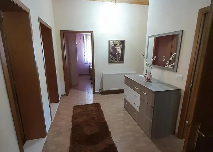 George's Ap Gjirokastër